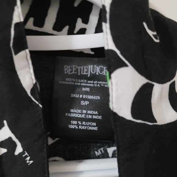 Spirit Halloween Beetlejuice button down shirt - Picture 3 of 5